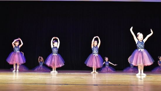 2018 Dance Recital 117 (550x313)