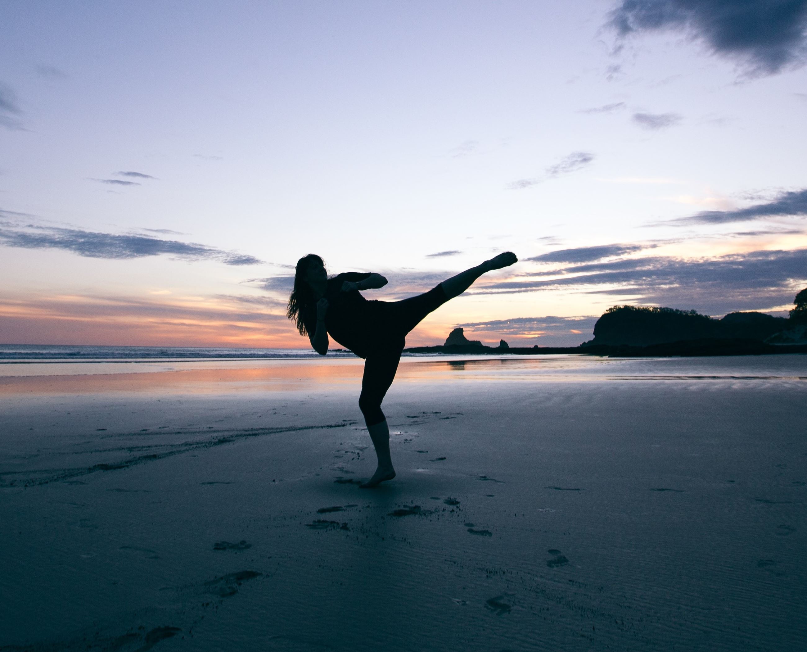 kicking on the beach jason-briscoe-unsplash