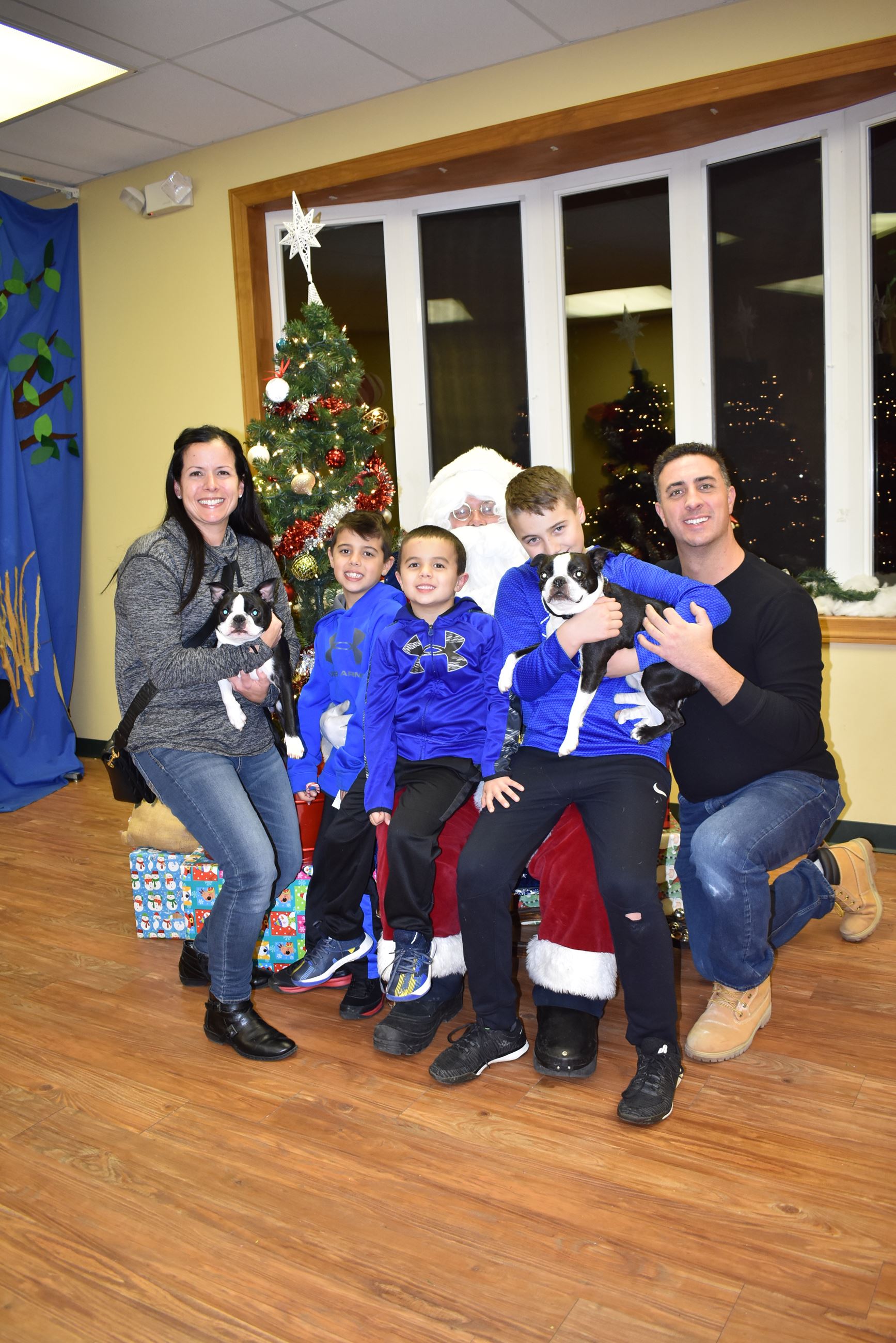 Santas Workshop Dogs 2018