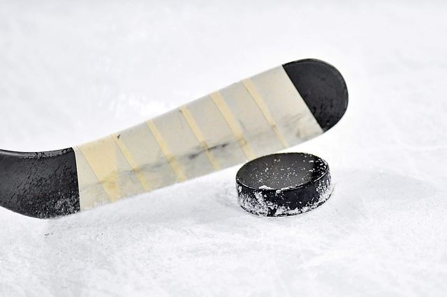 ice-hockey-4285440_640
